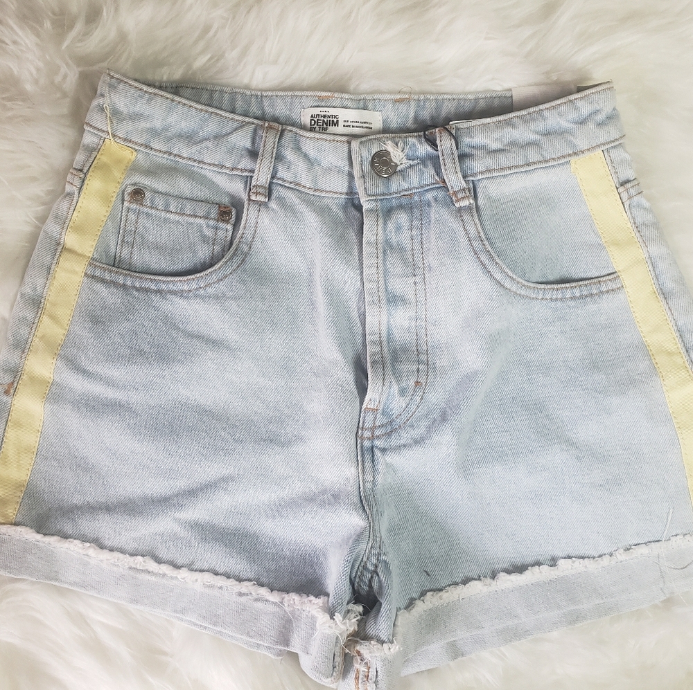 Zara high- rise shorts